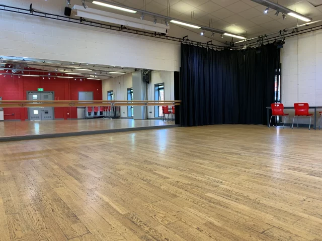 rs=w_2560,h_1920 (16)